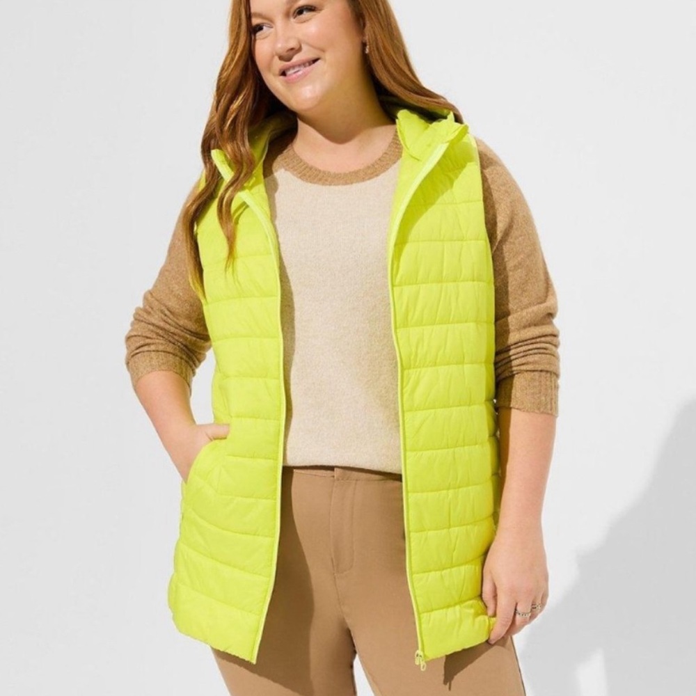 Torrid Light Packable Puffer Vest in Sulphur Spring (neon yellow), Size 1